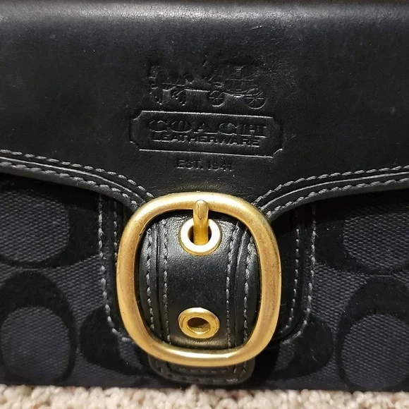 GUC Coach Wallet - Picture 2 of 8